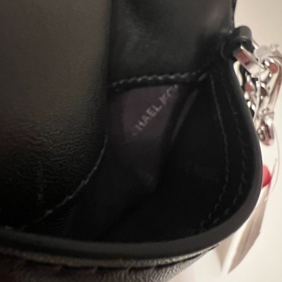 ❌SOLD❌Michael Kors (R $98) Jet sets cards holder/ Wristlet - Picture 6 of 9